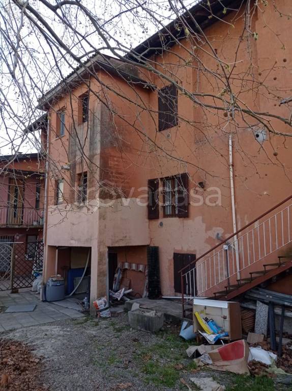 casa indipendente in vendita a Dormelletto