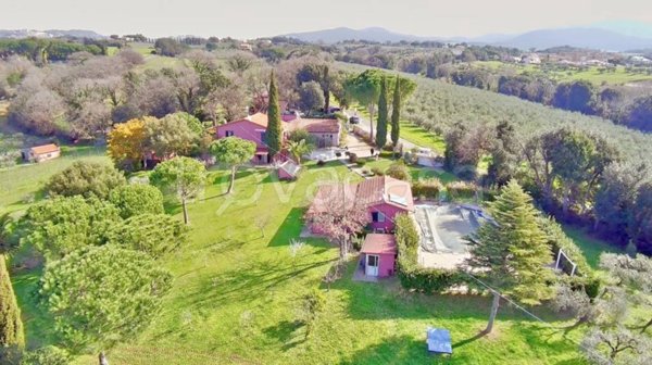casa indipendente in vendita a Bibbona