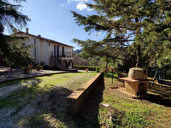casa indipendente in vendita a Campiglia Marittima