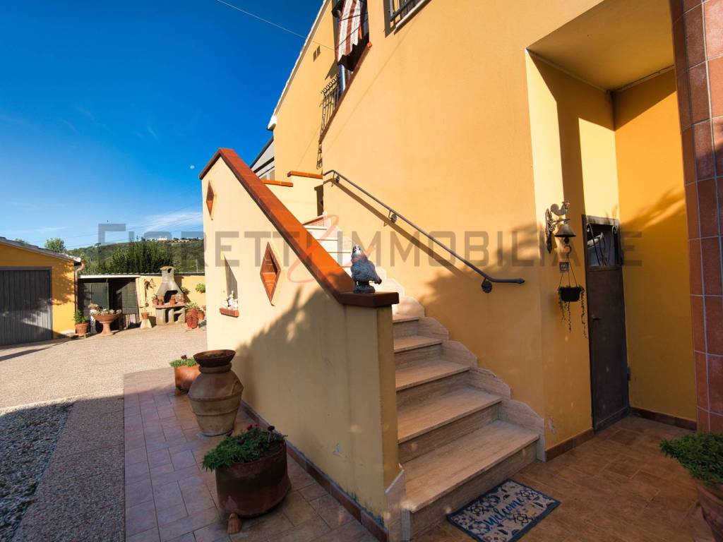 casa indipendente in vendita a Campiglia Marittima in zona Cafaggio