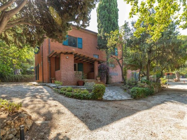 casa indipendente in vendita a Campiglia Marittima