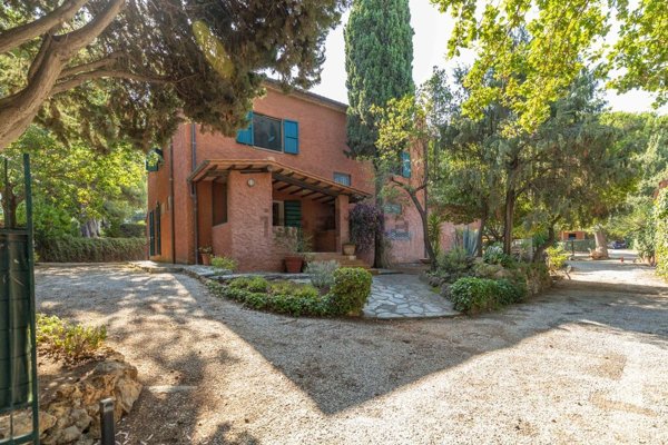 casa indipendente in vendita a Campiglia Marittima