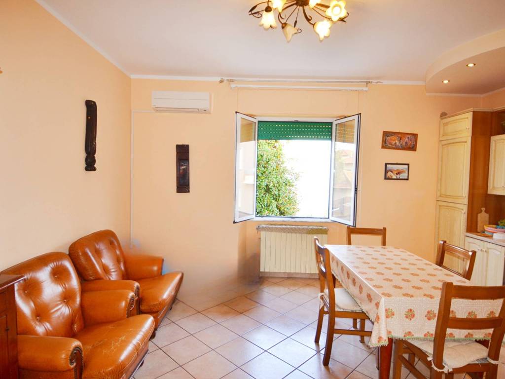 appartamento in vendita a Campiglia Marittima in zona Venturina