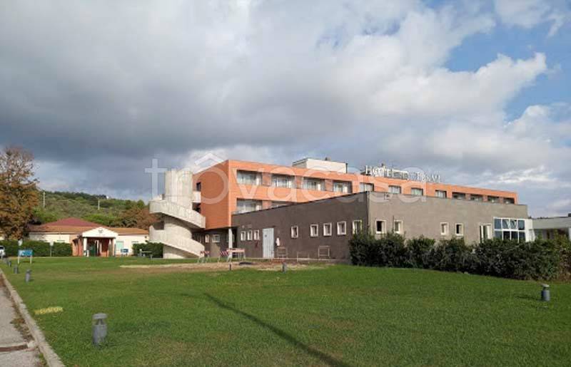 negozio in vendita a Campiglia Marittima