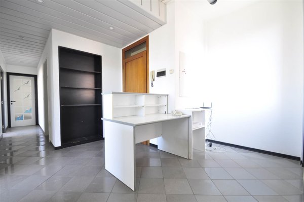 ufficio in vendita a Campiglia Marittima in zona Venturina
