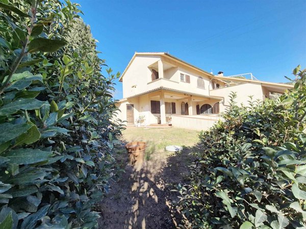 casa indipendente in vendita a Campiglia Marittima