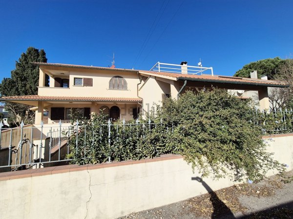 casa indipendente in vendita a Campiglia Marittima