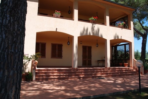 casa indipendente in vendita a Campiglia Marittima