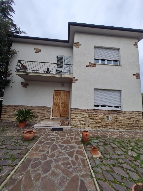 casa indipendente in vendita a Campiglia Marittima in zona Venturina