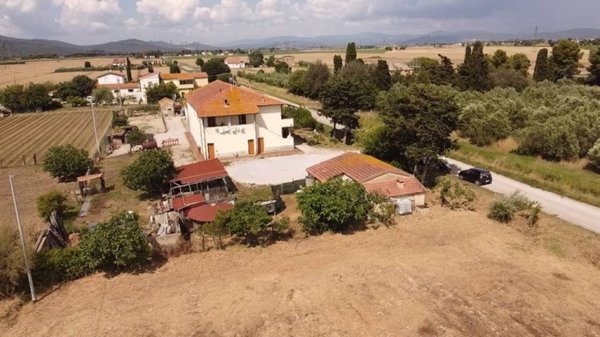 appartamento in vendita a Campiglia Marittima in zona Venturina