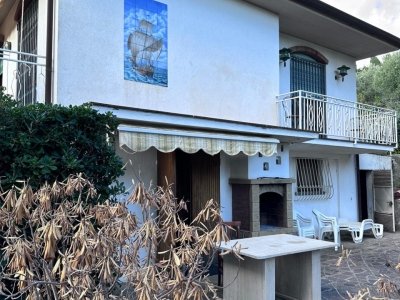 casa indipendente in vendita a Campiglia Marittima