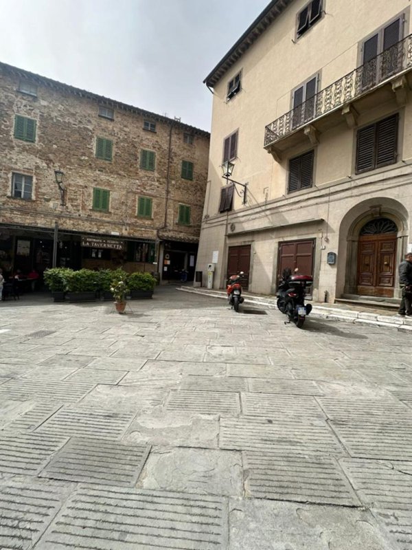 negozio in vendita a Campiglia Marittima