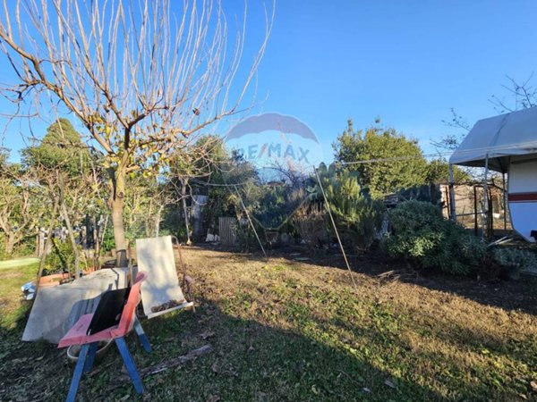 casa indipendente in vendita a Campiglia Marittima in zona Venturina