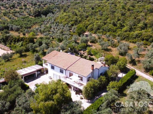 casa indipendente in vendita a Campiglia Marittima