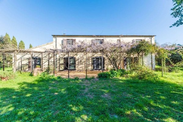 casa indipendente in vendita a Campiglia Marittima in zona Venturina