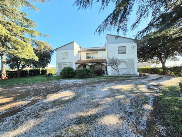 casa indipendente in vendita a Campiglia Marittima