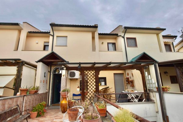 casa indipendente in vendita a Campiglia Marittima
