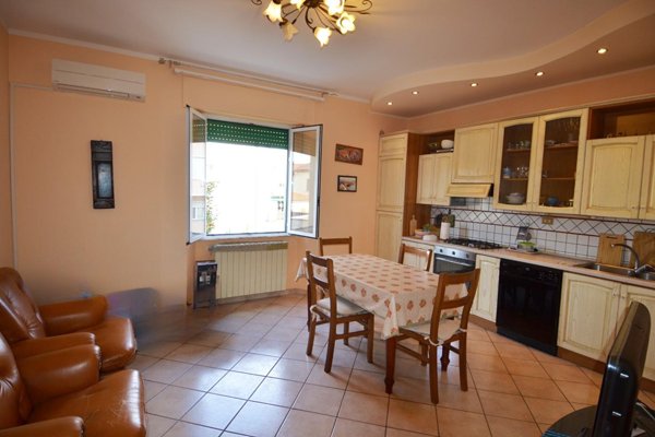 appartamento in vendita a Campiglia Marittima in zona Venturina