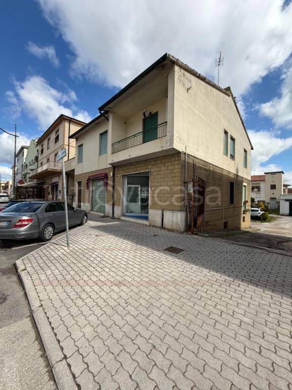 appartamento in vendita a Campiglia Marittima in zona Venturina