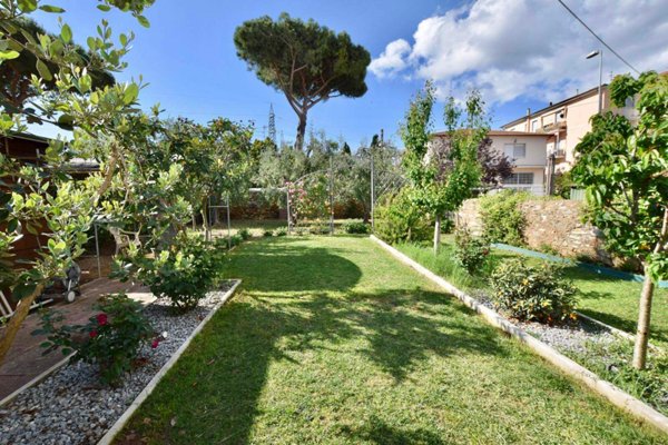 casa indipendente in vendita a Campiglia Marittima in zona Cafaggio