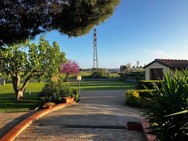 casa semindipendente in vendita a Campiglia Marittima in zona Venturina