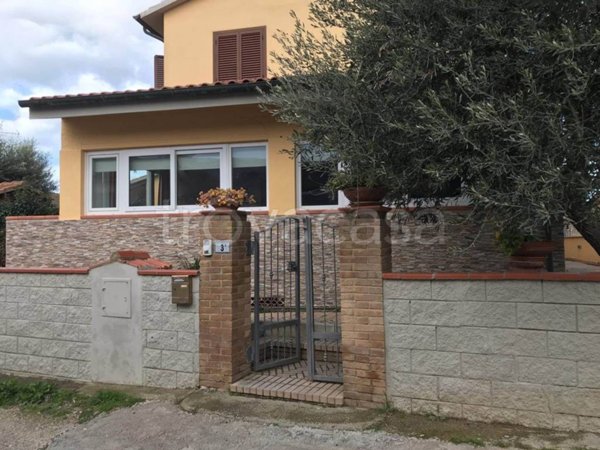 appartamento in vendita a Campiglia Marittima in zona Venturina