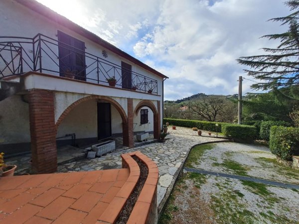 casa indipendente in vendita a Campiglia Marittima