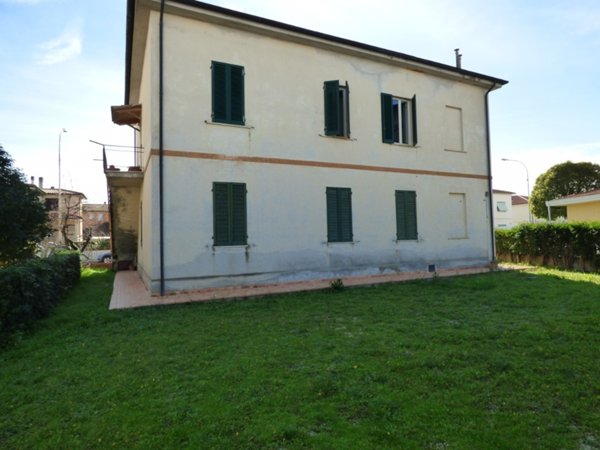 casa indipendente in vendita a Campiglia Marittima in zona Venturina