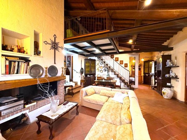 casa indipendente in vendita a Campiglia Marittima in zona Venturina