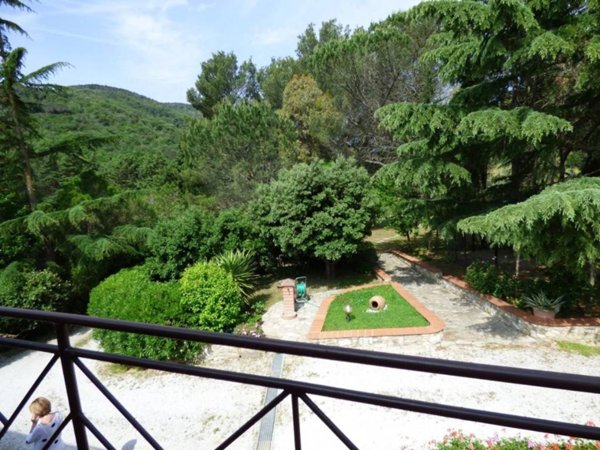 casa indipendente in vendita a Campiglia Marittima