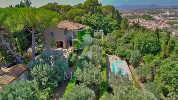 casa indipendente in vendita a Campiglia Marittima in zona Venturina