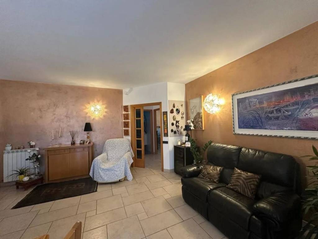 appartamento in vendita a Campiglia Marittima in zona Venturina