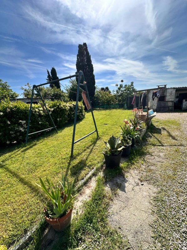 casa indipendente in vendita a Campiglia Marittima in zona Venturina