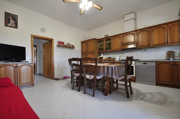 appartamento in vendita a Campiglia Marittima in zona Venturina