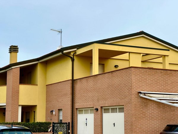 appartamento in vendita a Campiglia Marittima in zona Venturina