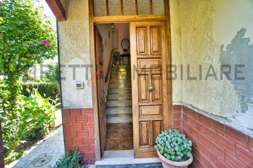 casa indipendente in vendita a Campiglia Marittima in zona Venturina