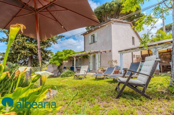 casa indipendente in vendita a Campiglia Marittima in zona Venturina