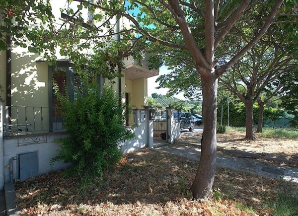 casa indipendente in vendita a Campiglia Marittima in zona Venturina