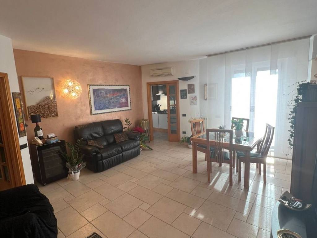 appartamento in vendita a Campiglia Marittima in zona Venturina