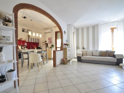 appartamento in vendita a Campiglia Marittima in zona Venturina