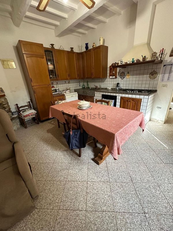casa indipendente in vendita a Campiglia Marittima in zona Venturina