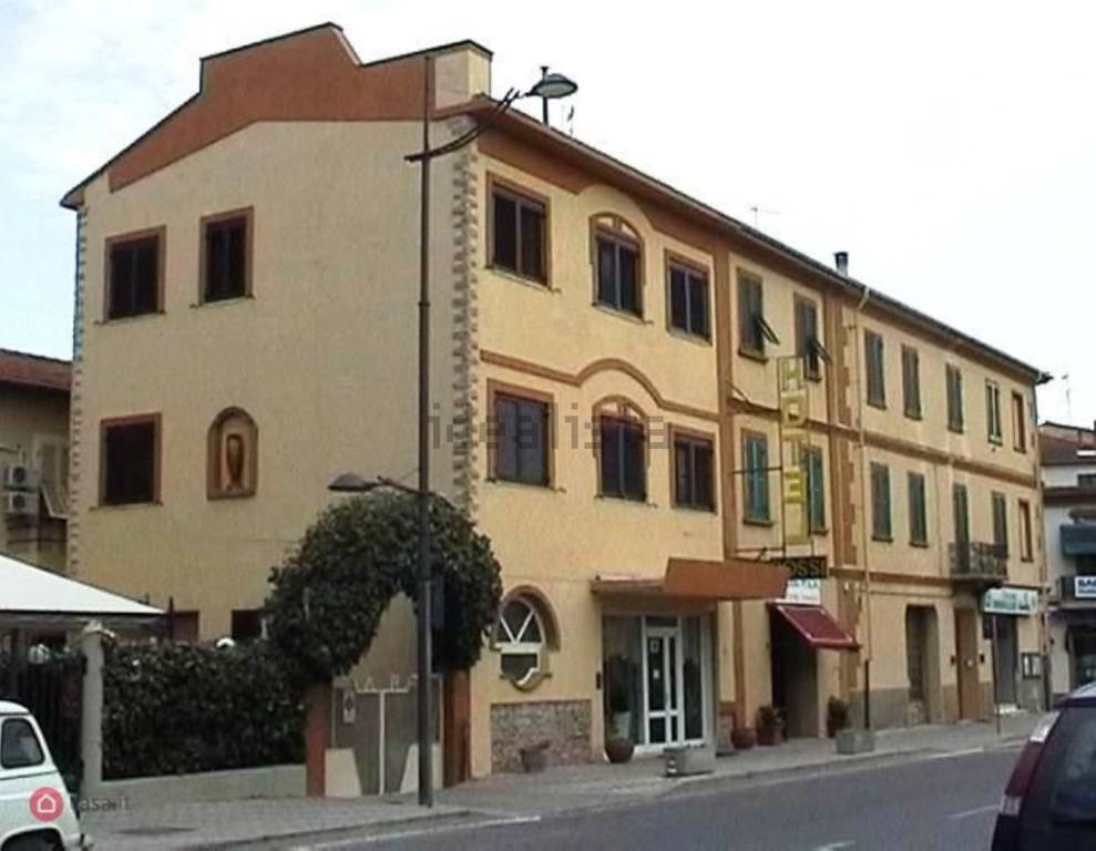 negozio in vendita a Campiglia Marittima in zona Venturina