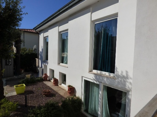 casa indipendente in vendita a Campiglia Marittima in zona Venturina