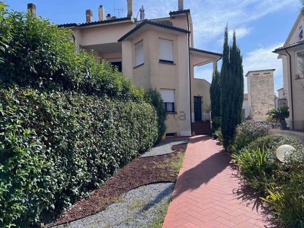 appartamento in vendita a Campiglia Marittima in zona Venturina