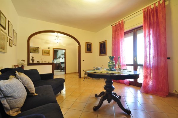 casa indipendente in vendita a Campiglia Marittima in zona Venturina