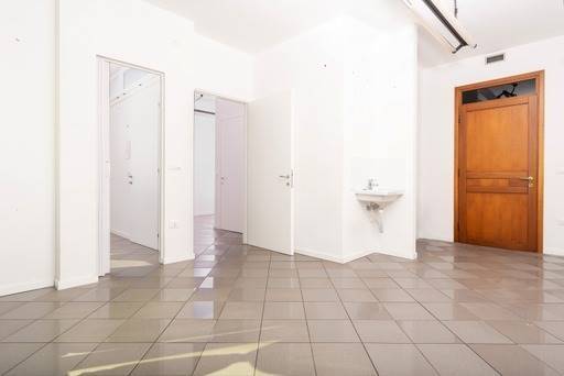 ufficio in vendita a Campiglia Marittima in zona Venturina