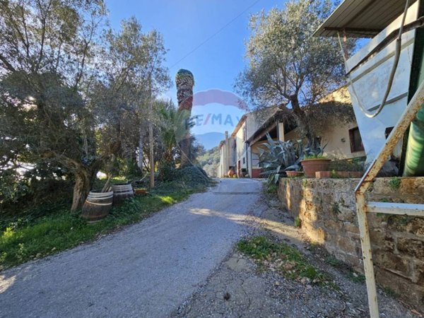 casa indipendente in vendita a Campiglia Marittima