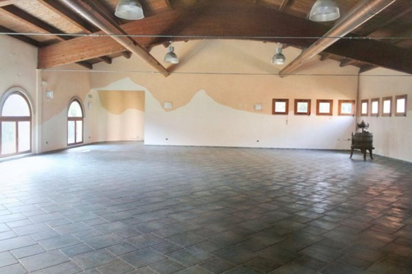 negozio in vendita a Campiglia Marittima
