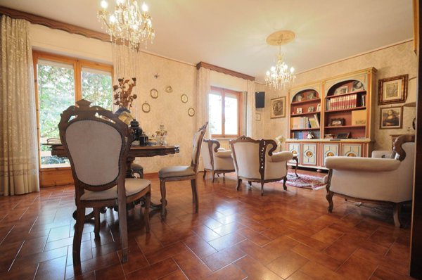 casa indipendente in vendita a Campiglia Marittima in zona Venturina