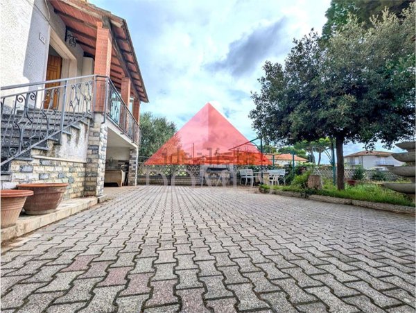 casa indipendente in vendita a Campiglia Marittima in zona Cafaggio